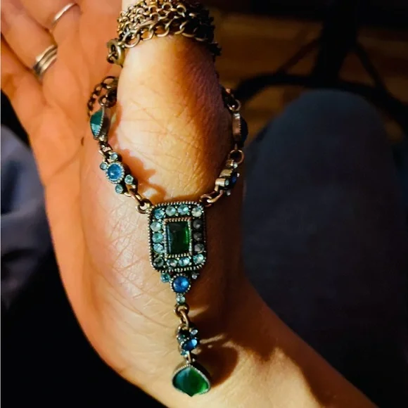 Costume jewelry necklace - Picture 3 of 5